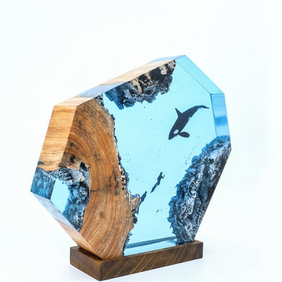 Orca & Divers - High Quality Epoxy Resin Lamp