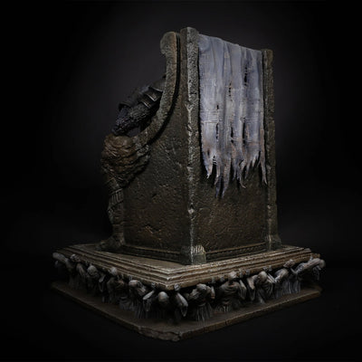 Dark Souls - Yhorm The Giant On Throne Statue Figures