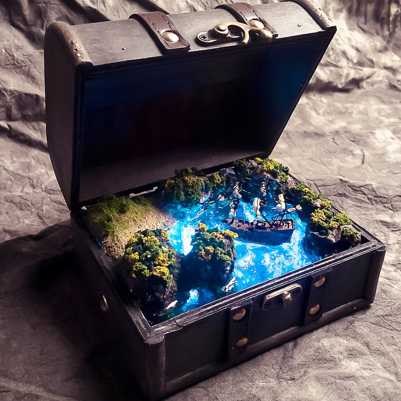 Pirate Ship Island's Beach Diorama Treasure Mistery Box Gift Epoxy Resin, Night Light