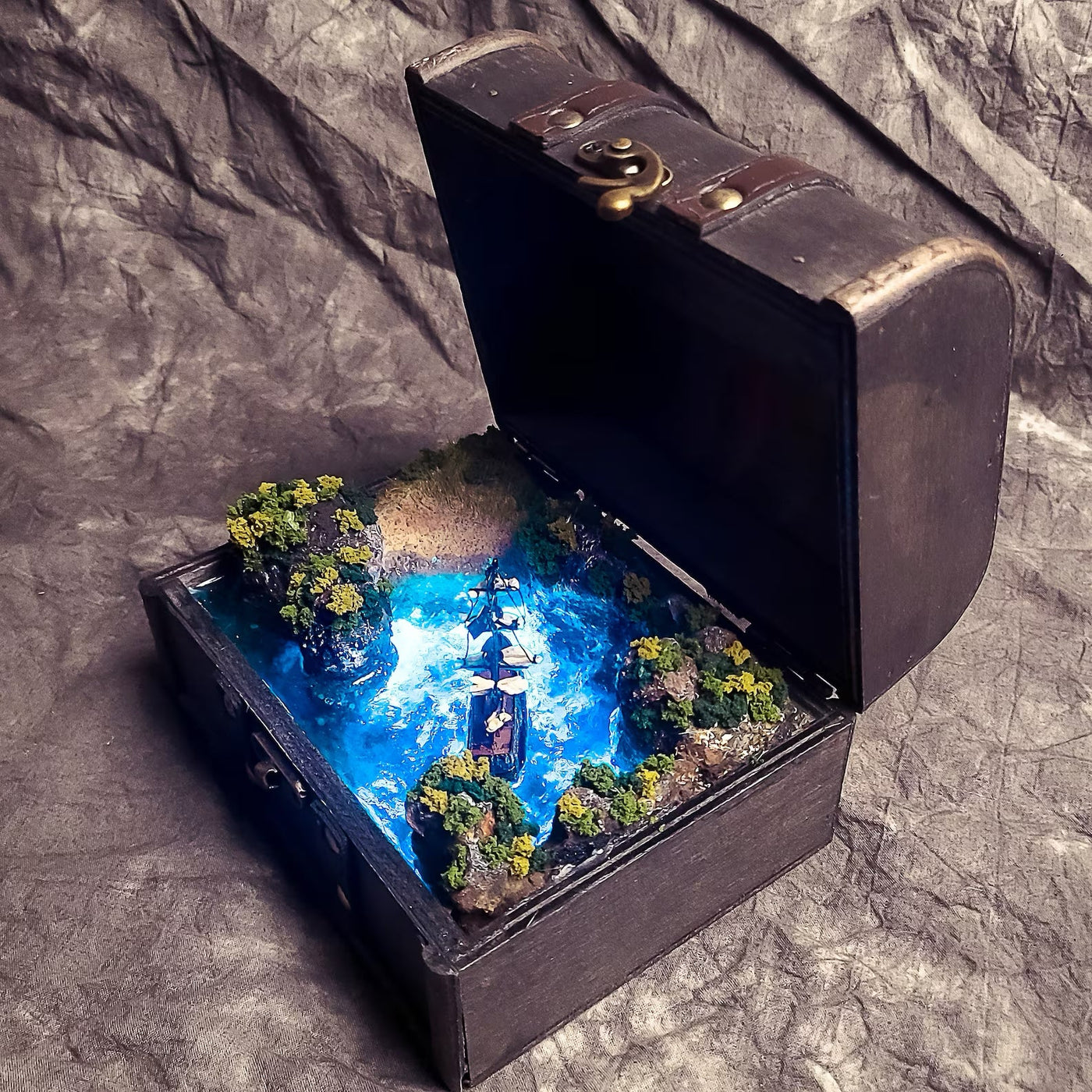 Pirate Ship Island's Beach Diorama Treasure Mistery Box Gift Epoxy Resin, Night Light