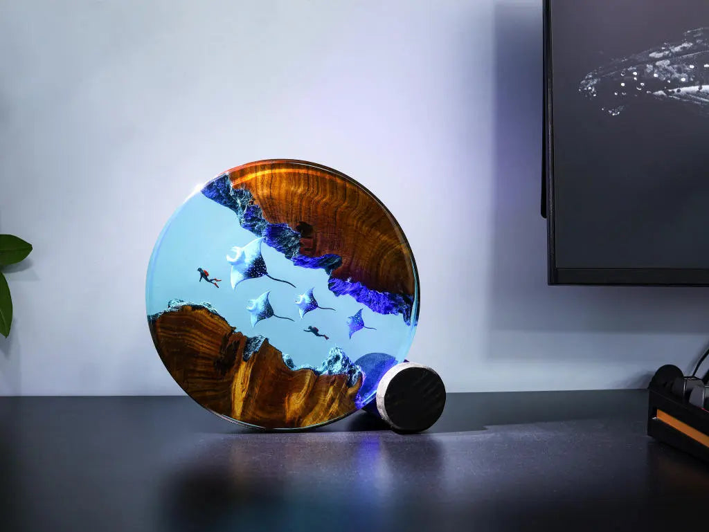 Divers Manta Rays Undersea Ocean Diorama Epoxy Resin Lamp, Night Light