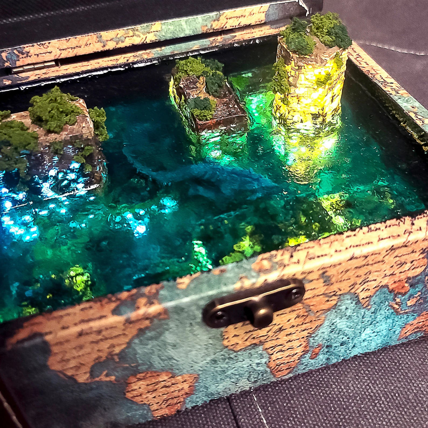 The Legend of Atlantis A Lost City Beneath the Sea Diorama Treasure Mistery Box Gift Epoxy Resin, Night Light