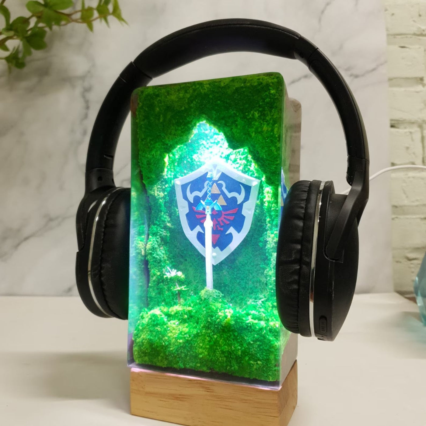 TLOZ TOTKD Zelda Master Sword Hylian Shield Epoxy Resin Lamp, Night Light