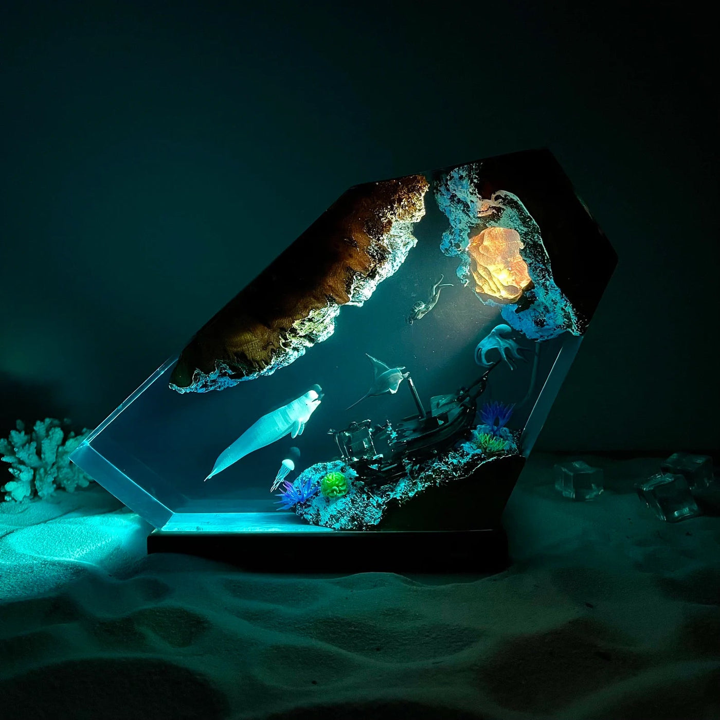 Beluga Whale Octopus Sting Ray Diver Shipwreck Undersea Ocean Diorama Epoxy Resin Lamp, Night Light